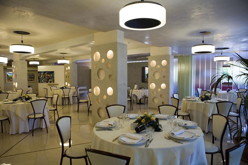 Hotel Ristorante Cavaliere Scario Bagian luar foto
