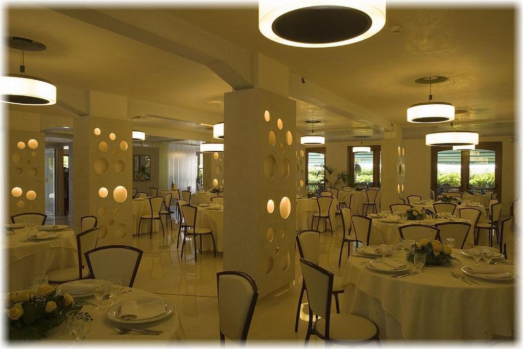 Hotel Ristorante Cavaliere Scario Bagian luar foto