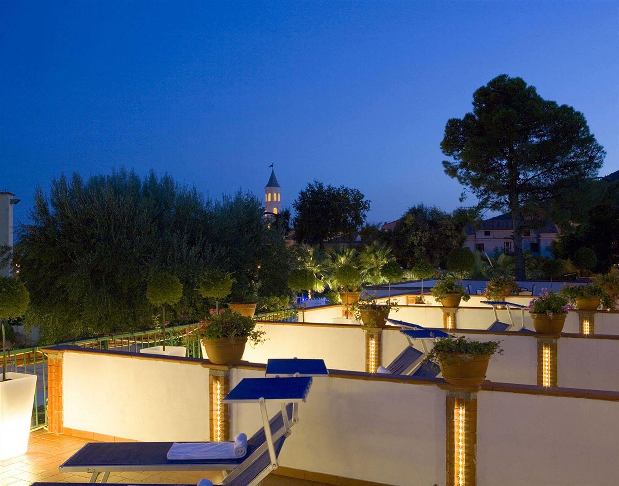 Hotel Ristorante Cavaliere Scario Bagian luar foto