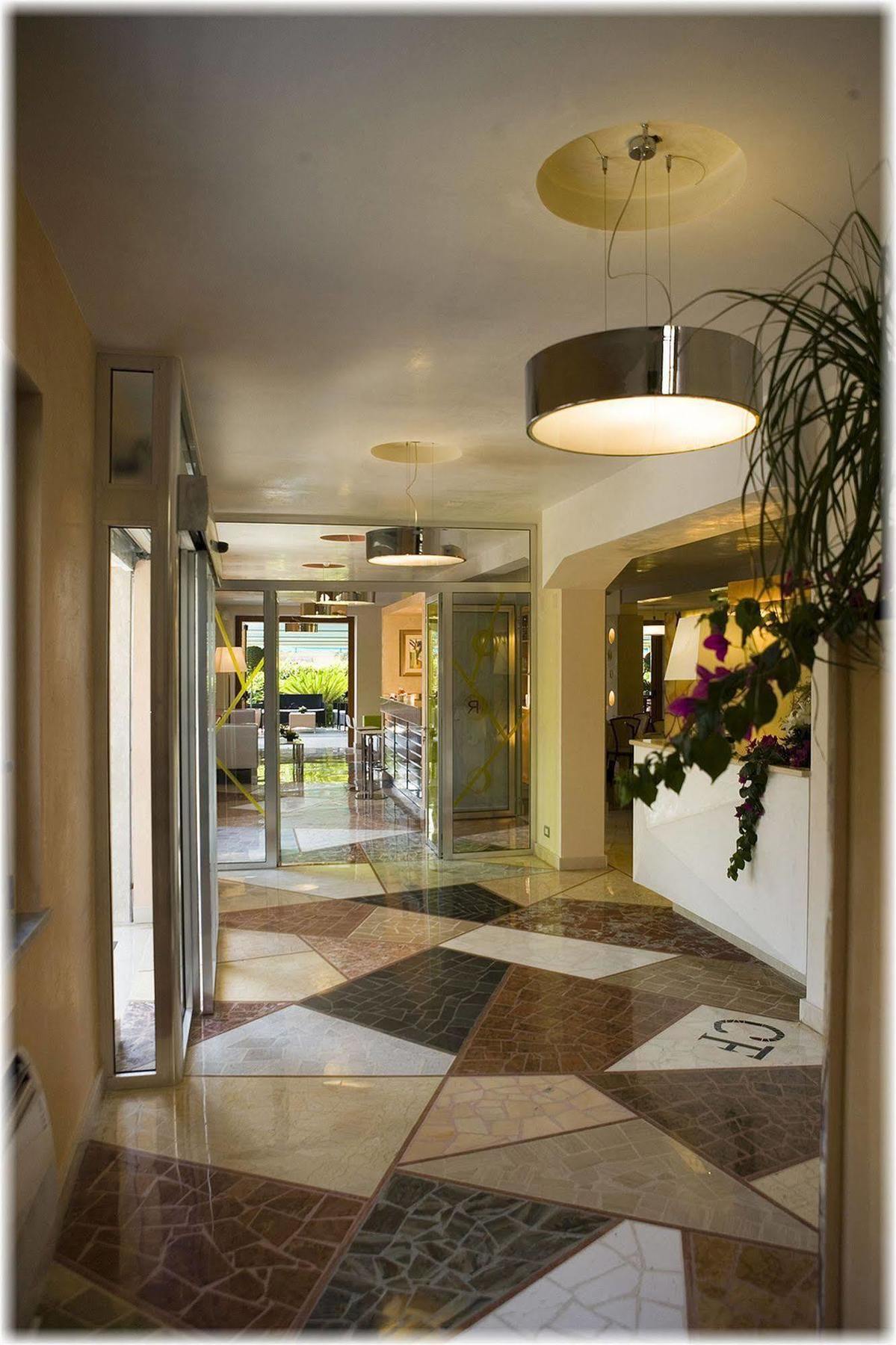 Hotel Ristorante Cavaliere Scario Bagian luar foto