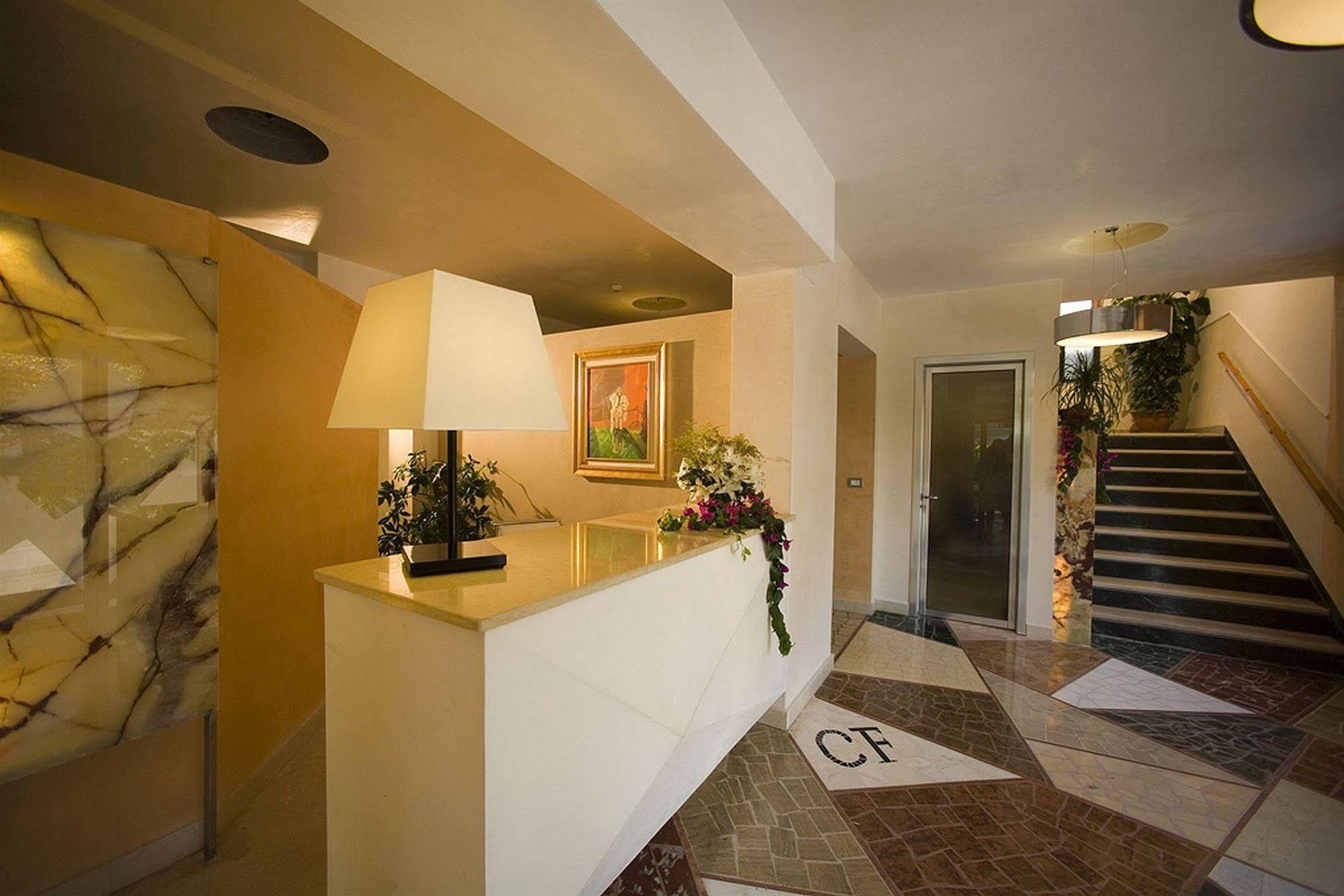 Hotel Ristorante Cavaliere Scario Bagian luar foto