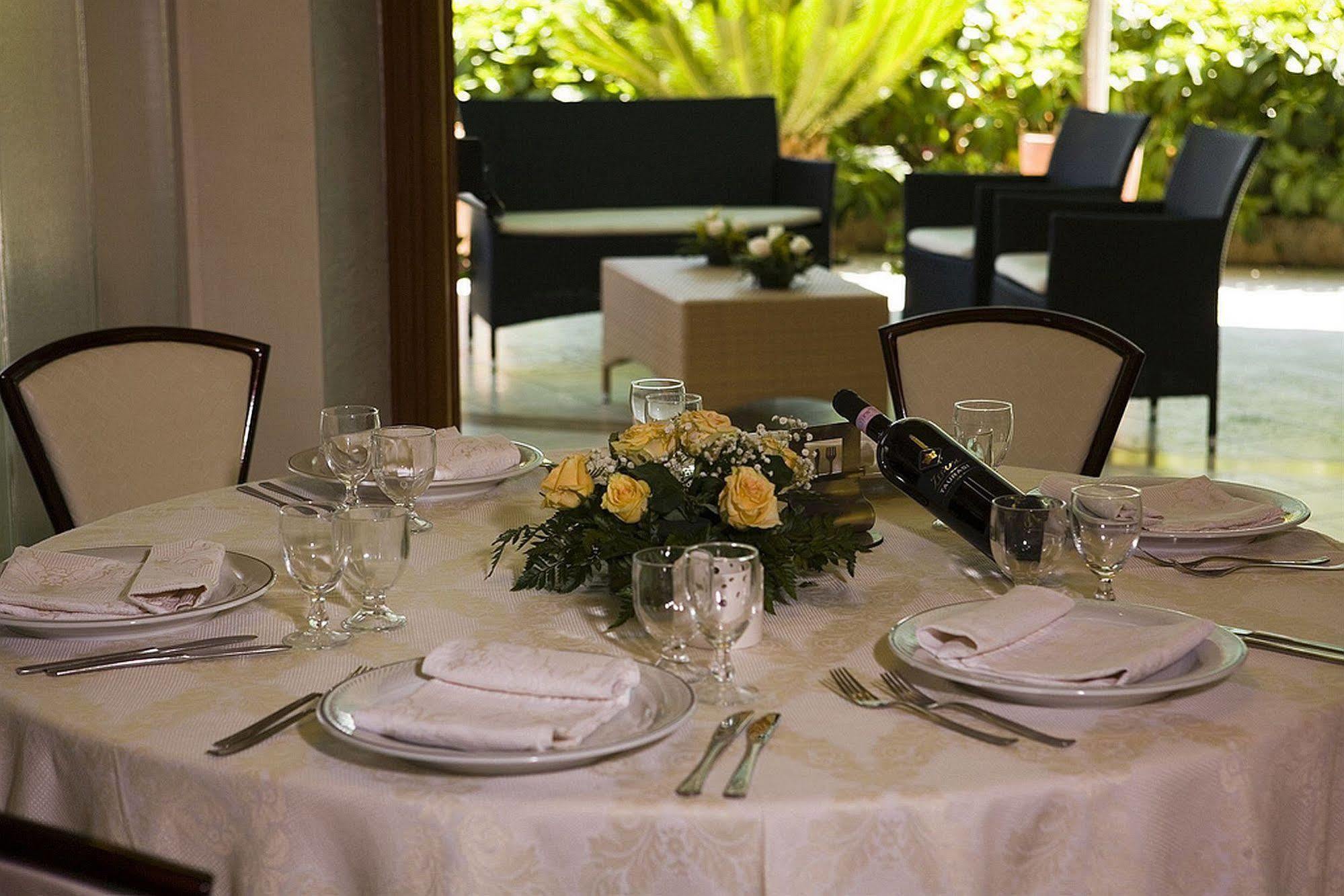 Hotel Ristorante Cavaliere Scario Bagian luar foto