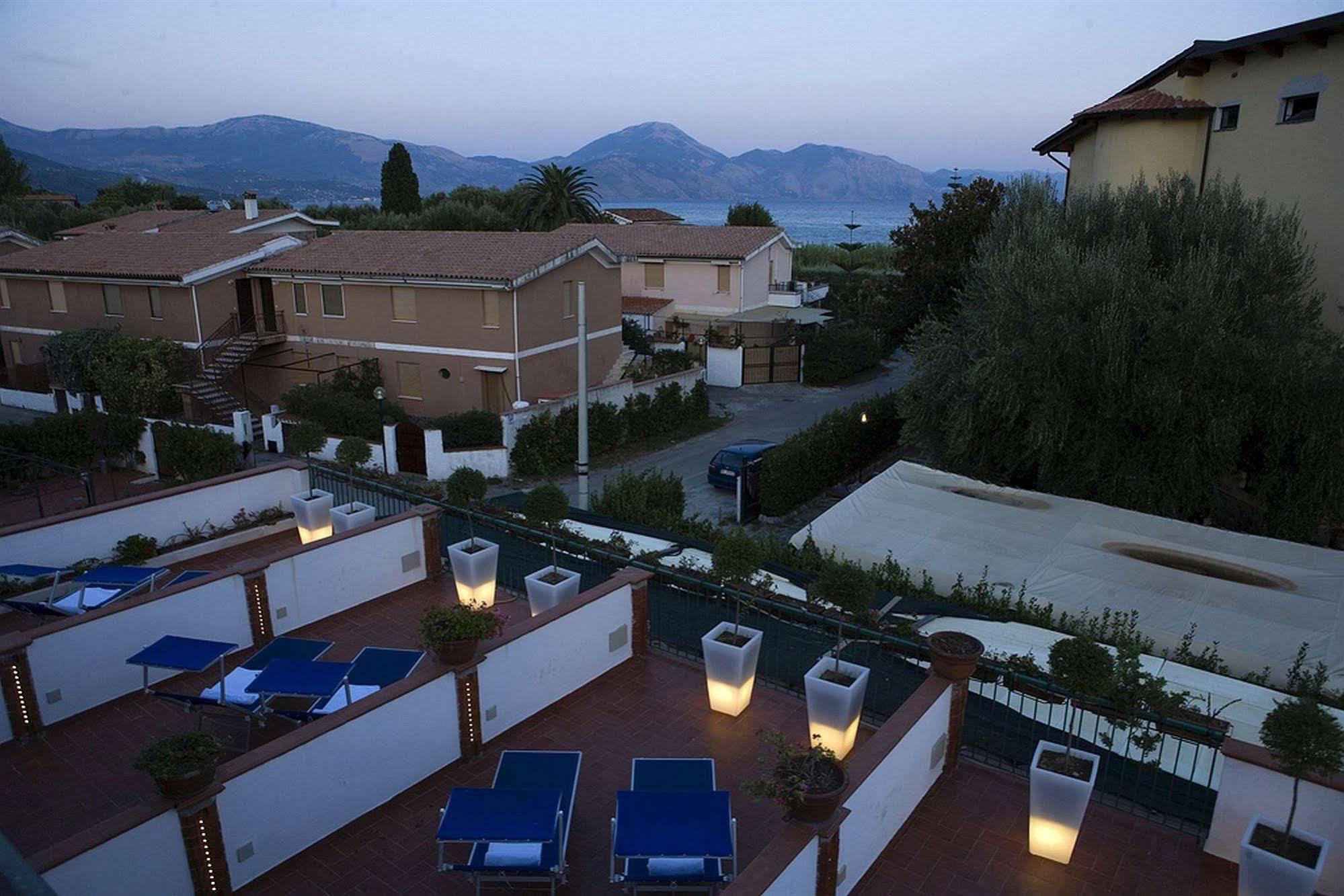 Hotel Ristorante Cavaliere Scario Bagian luar foto