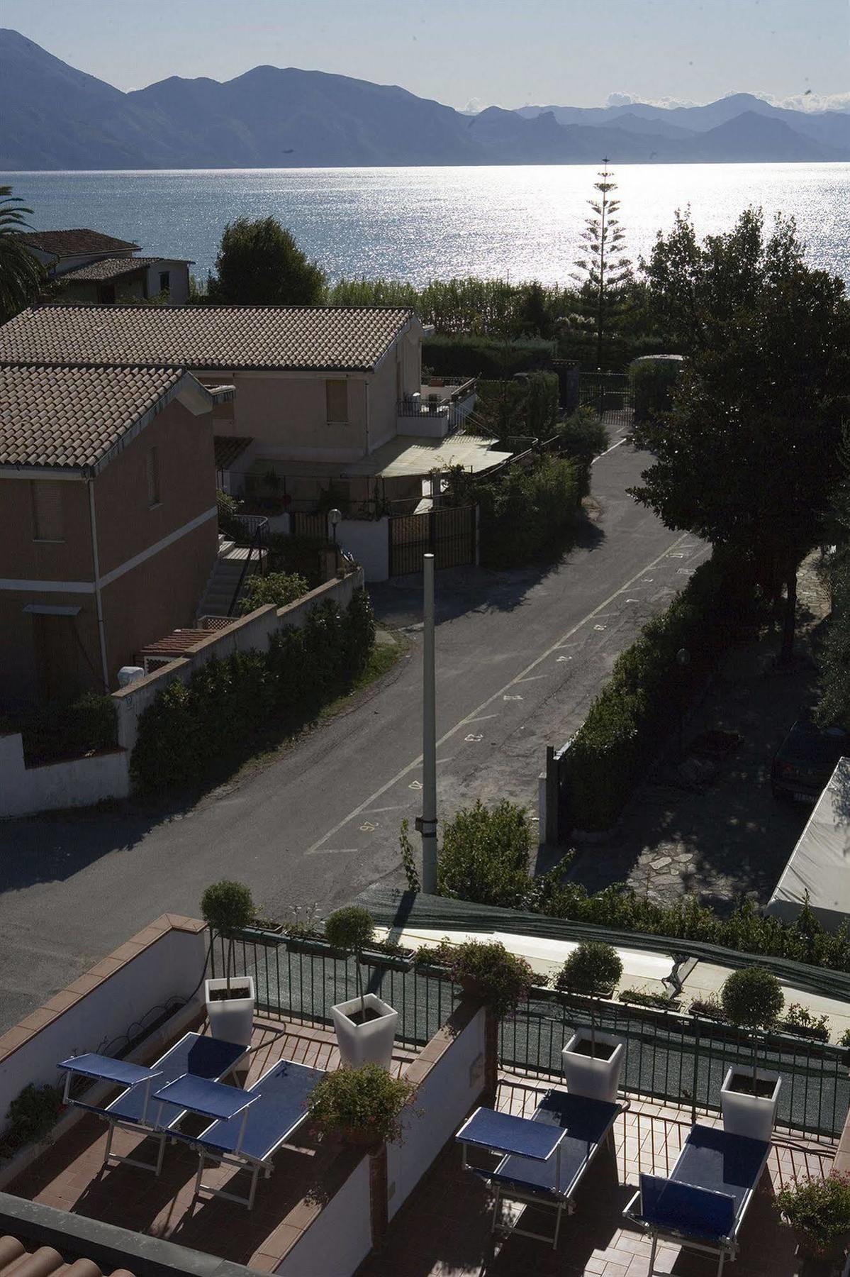 Hotel Ristorante Cavaliere Scario Bagian luar foto